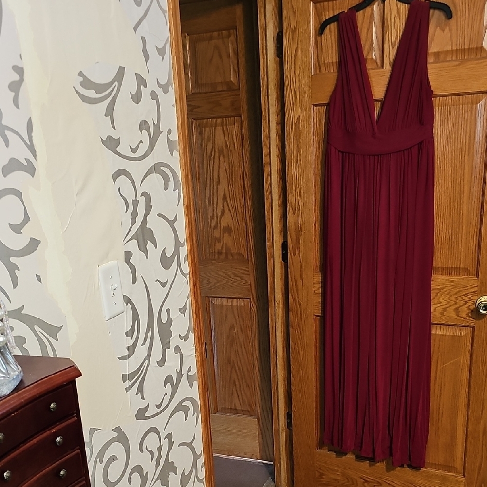 Elegant Burgundy Halter Maxi Dress